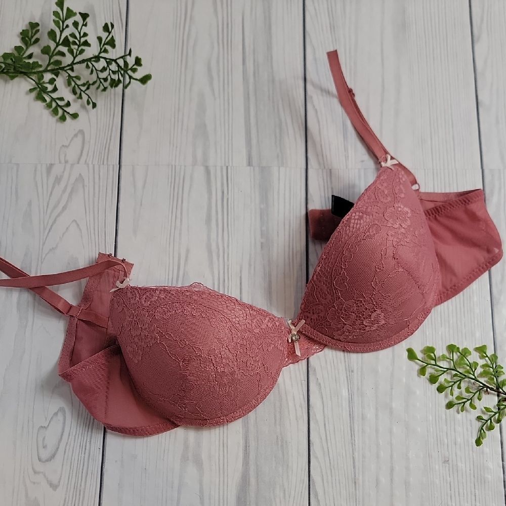 Marilyn Monroe Lace Underwire Bra in Mauve Pink Womens Size 36D